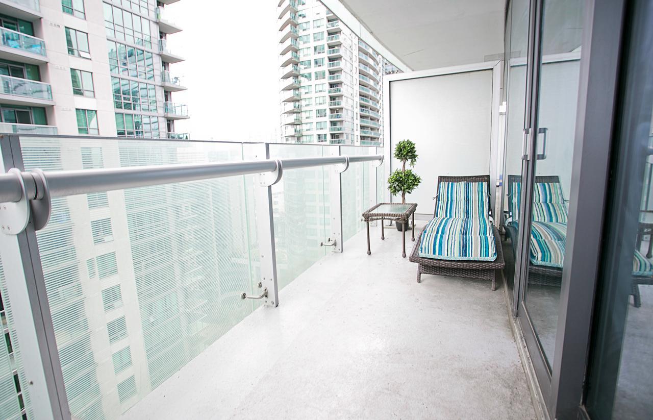 Royal Stays Condominiums - Upscale Downtown Suites Toronto Luaran gambar